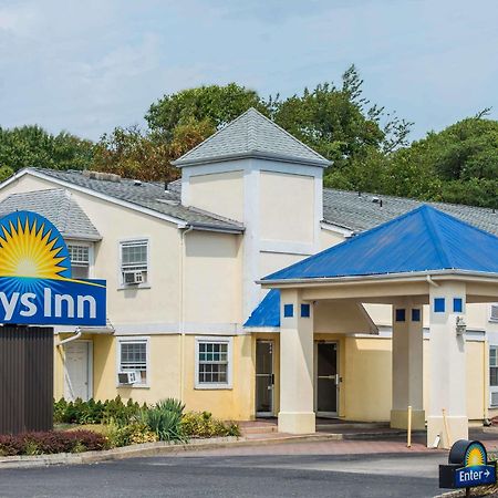 Days Inn By Wyndham Berlin Voorhees Bagian luar foto