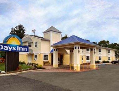 Days Inn By Wyndham Berlin Voorhees Bagian luar foto