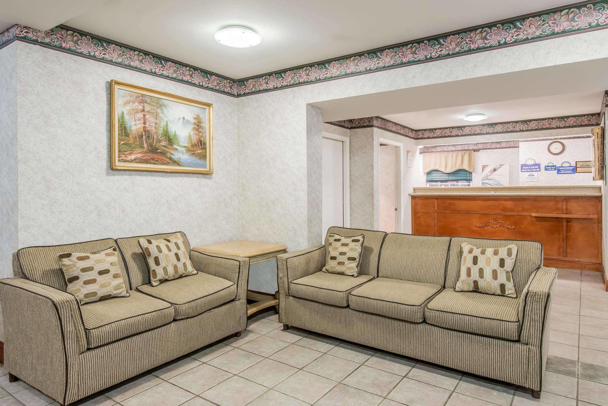 Days Inn By Wyndham Berlin Voorhees Bagian luar foto